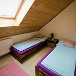 纳美国旅馆 招待所 Nové Jirny