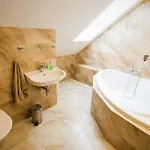 纳美国旅馆 3*